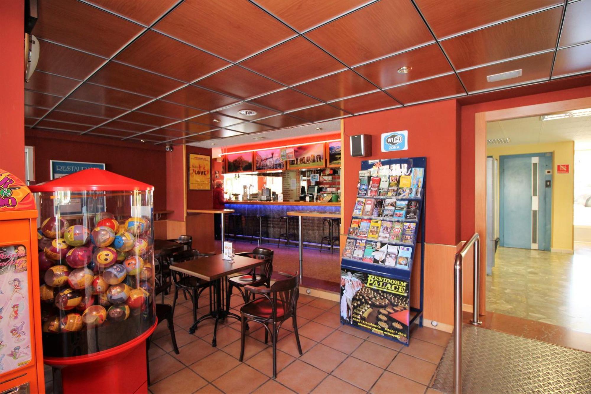 Bermudas 814 Apartment Benidorm Luaran gambar